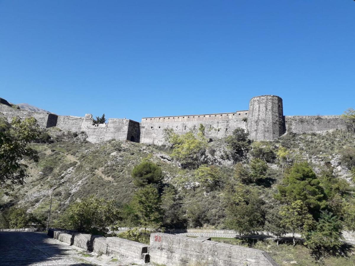 Sokolli Guest House Gjirokaster Ngoại thất bức ảnh