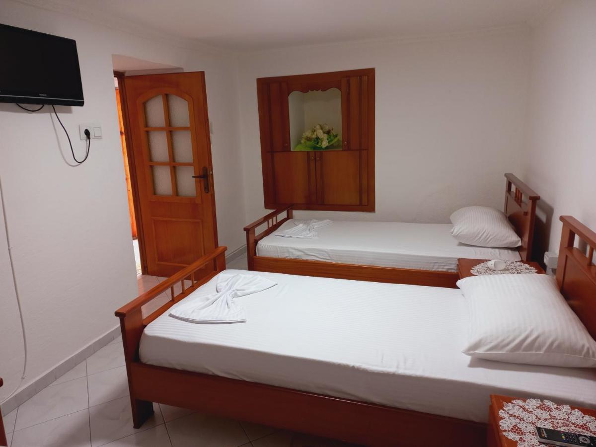 Sokolli Guest House Gjirokaster Ngoại thất bức ảnh