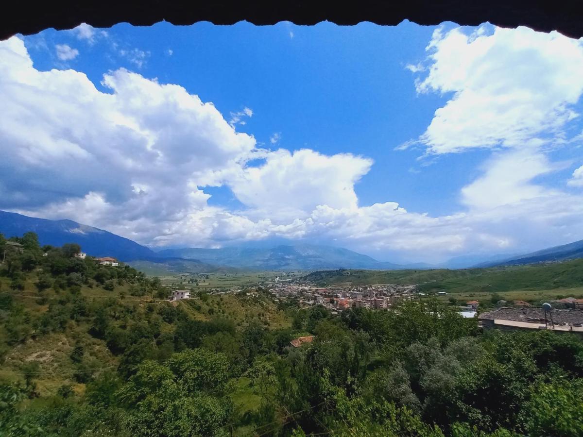 Sokolli Guest House Gjirokaster Ngoại thất bức ảnh