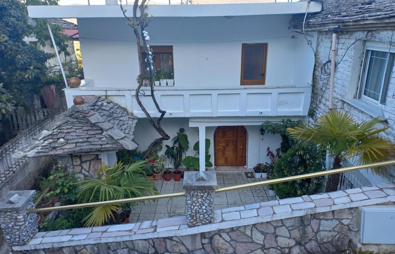 Sokolli Guest House Gjirokaster Ngoại thất bức ảnh