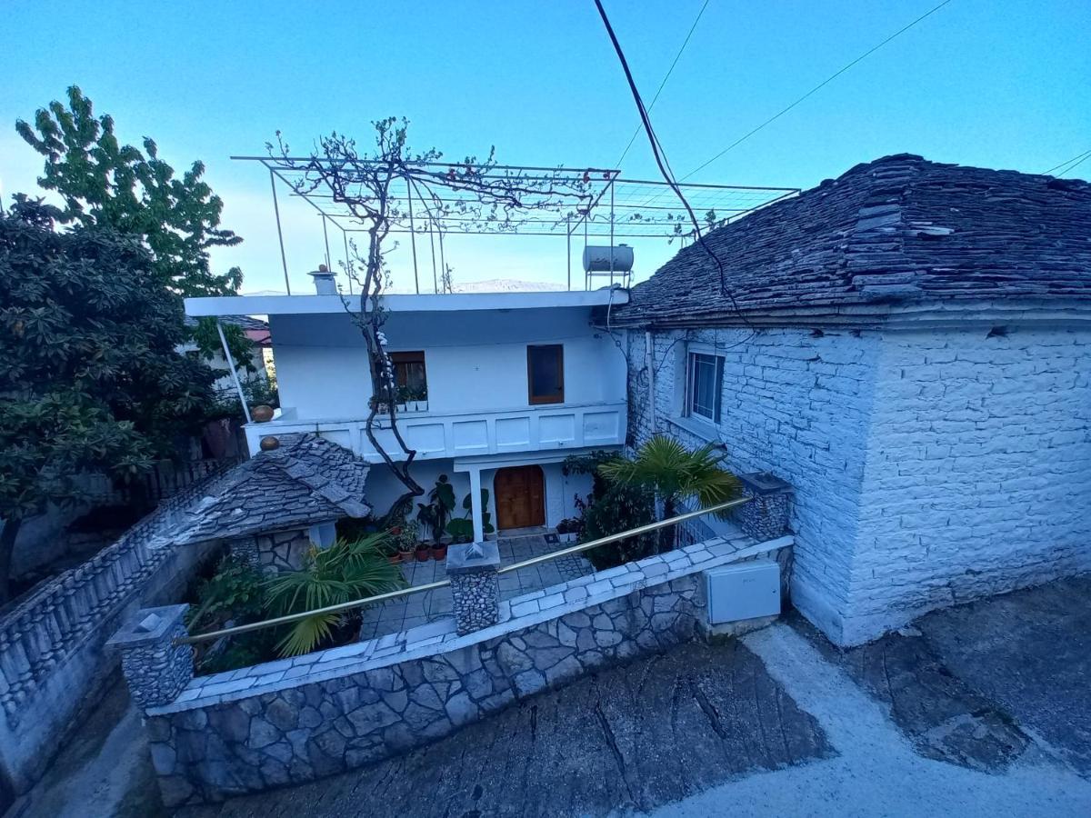 Sokolli Guest House Gjirokaster Ngoại thất bức ảnh