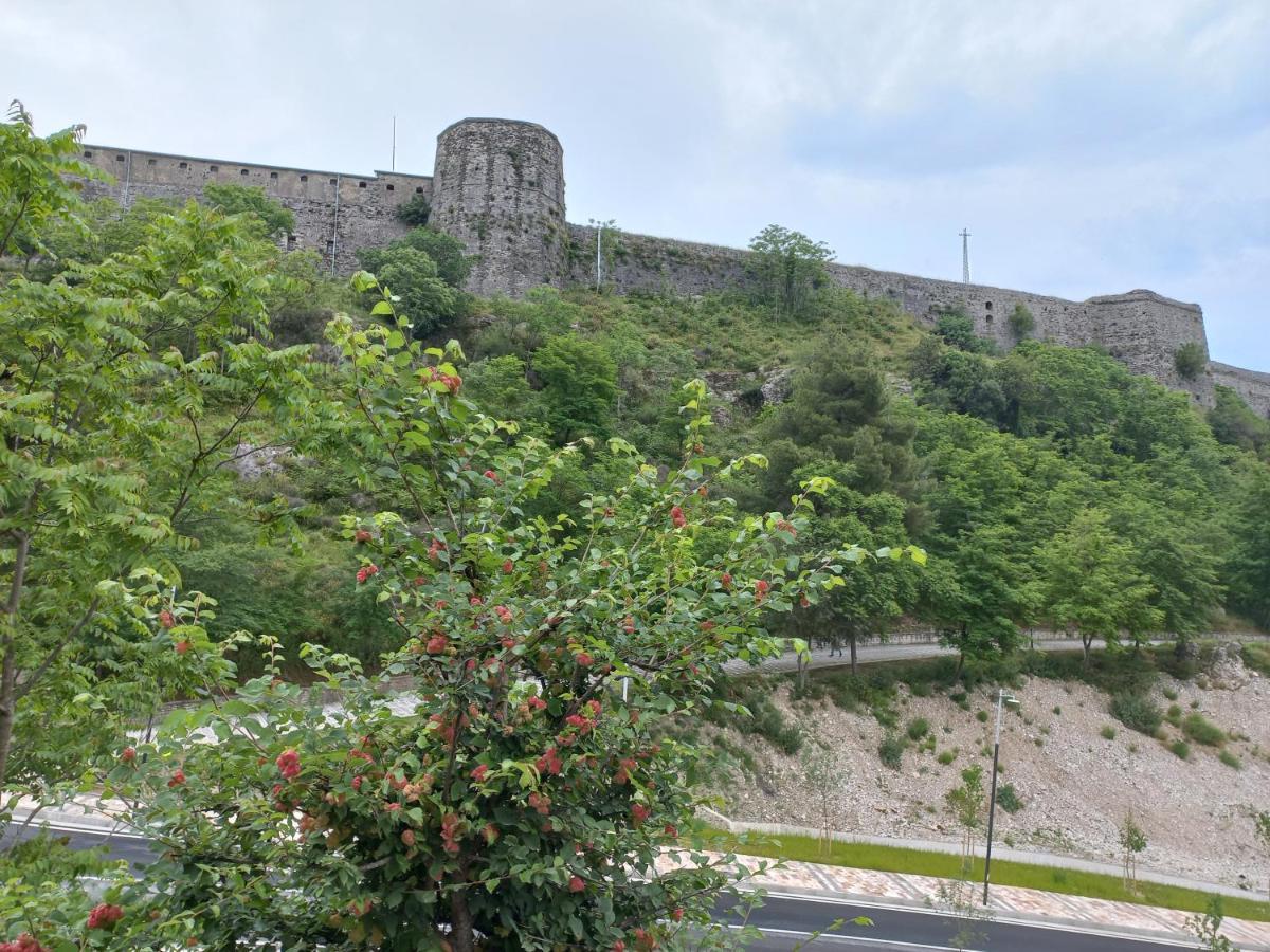Sokolli Guest House Gjirokaster Ngoại thất bức ảnh