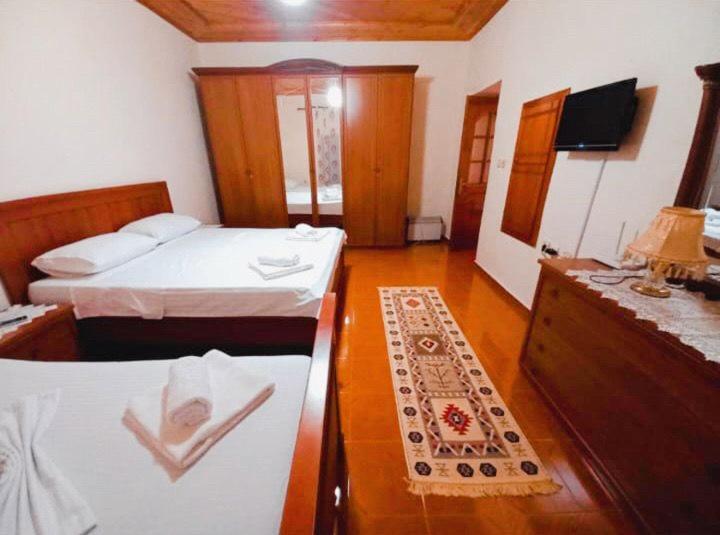 Sokolli Guest House Gjirokaster Ngoại thất bức ảnh