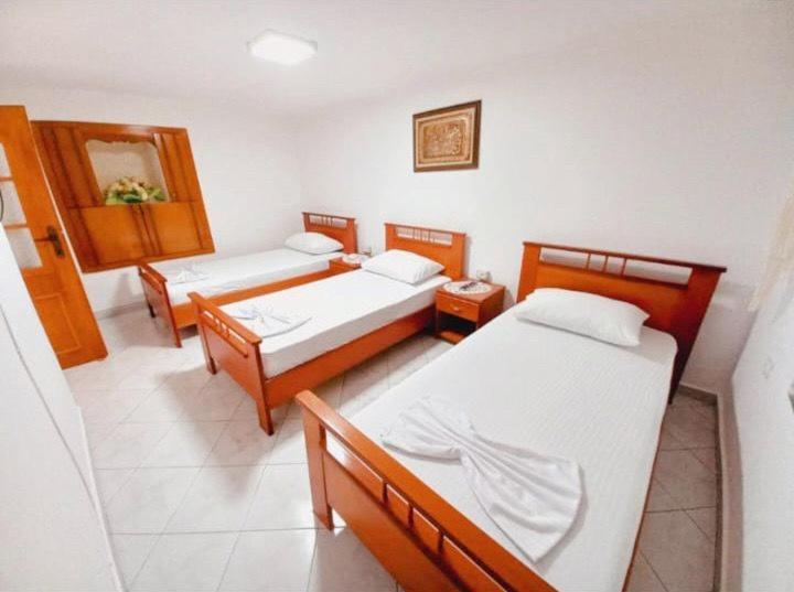 Sokolli Guest House Gjirokaster Ngoại thất bức ảnh