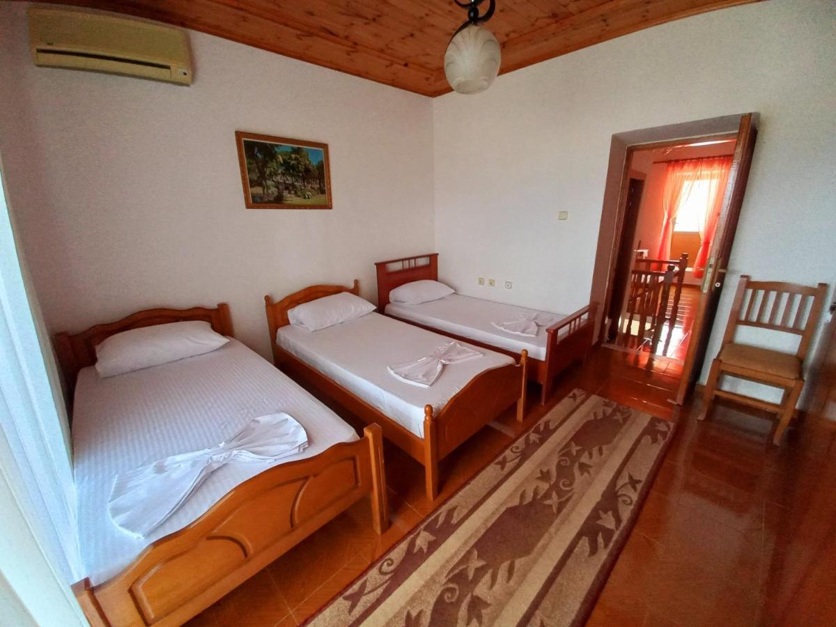 Sokolli Guest House Gjirokaster Ngoại thất bức ảnh