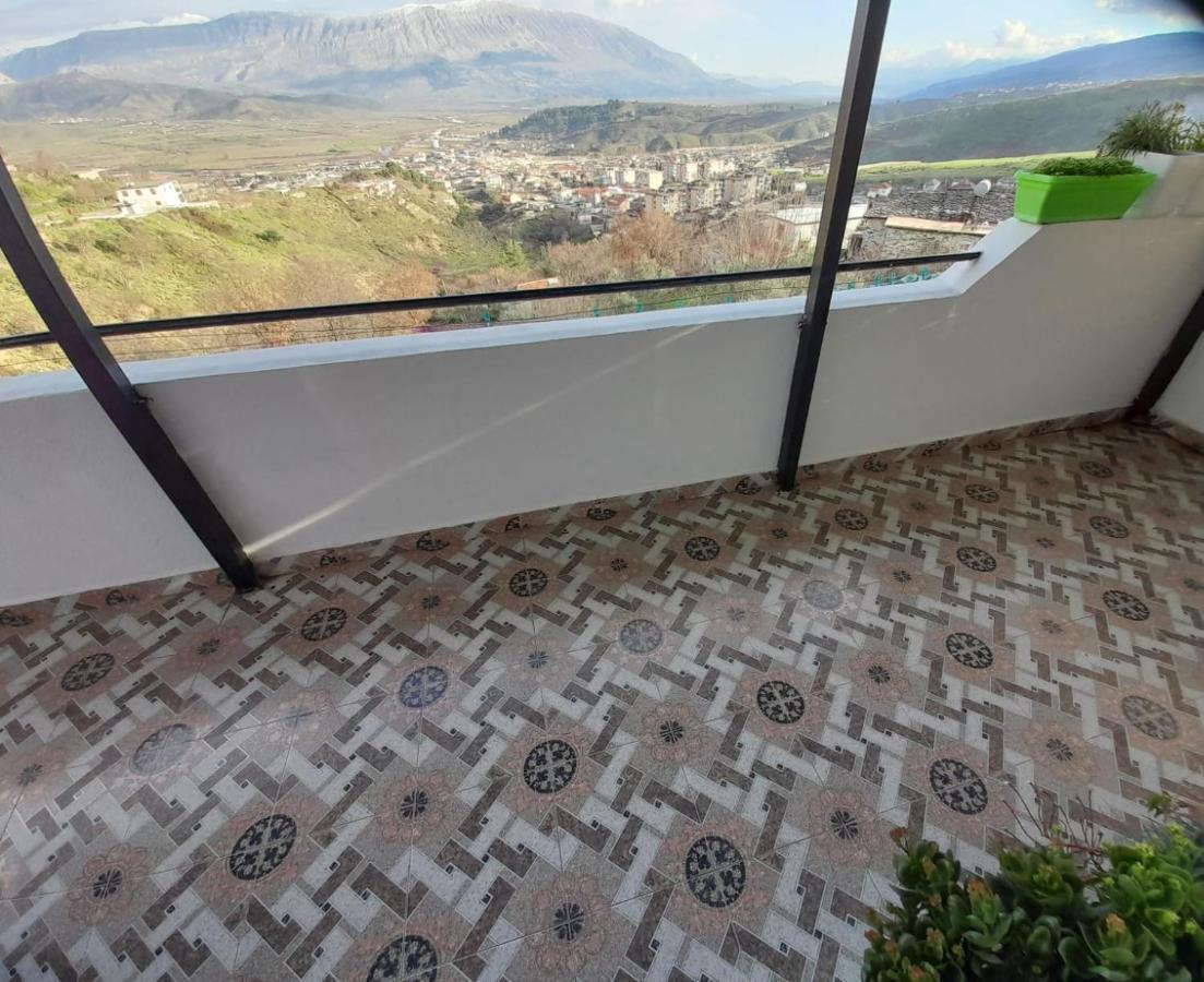 Sokolli Guest House Gjirokaster Ngoại thất bức ảnh