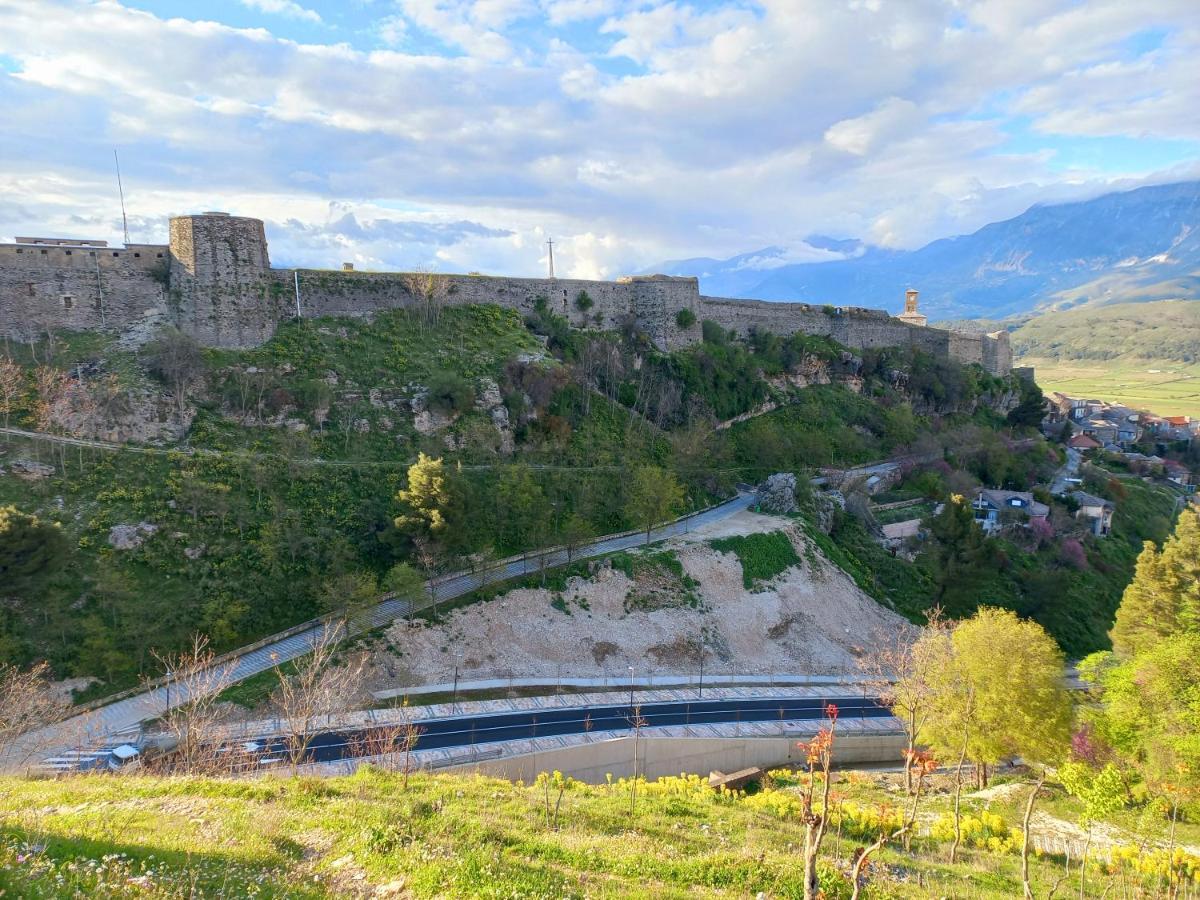 Sokolli Guest House Gjirokaster Ngoại thất bức ảnh