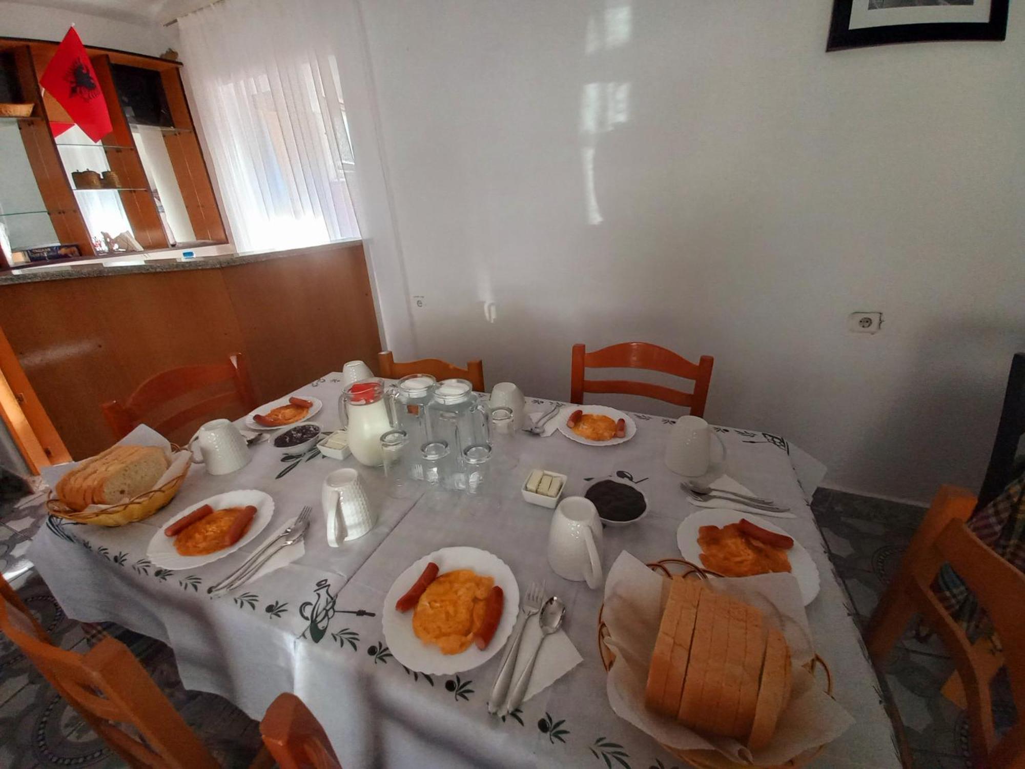 Sokolli Guest House Gjirokaster Ngoại thất bức ảnh